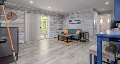 Lakeside Serenity: 1BD Villa with Private Deck