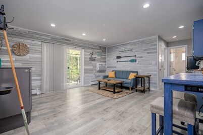 Lakeside Serenity: 1BD Villa with Private Deck