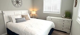 Lakeside Serenity: 1BD Villa with Private Deck