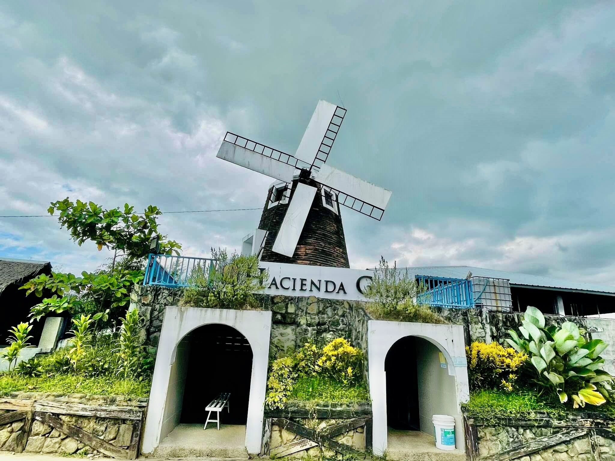 المنشأة من الخارج