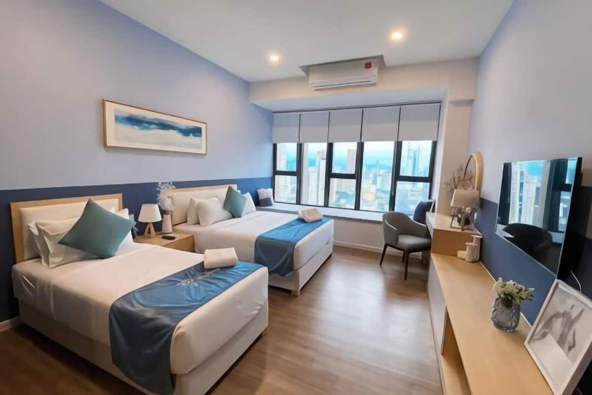 Desk, WiFi (free), bed sheets