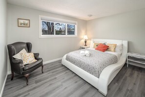 5 bedrooms, in-room safe, iron/ironing board, travel crib