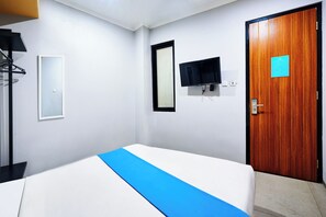 Basic Double Room | Soundproofing, free WiFi