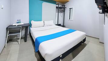 Basic Double Room | Soundproofing, free WiFi