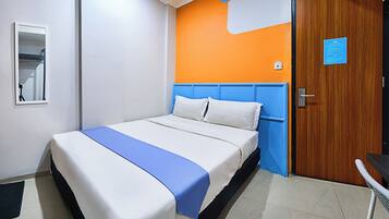 Basic Double Room | Soundproofing, free WiFi