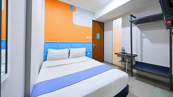 Basic Double Room | Soundproofing, free WiFi