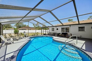 Pool - Private Pool Home- Near Beaches-Room for Boat or Jet Ski parking (Bradenton)