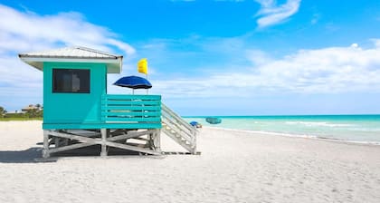 Private Pool Home- Near Beaches-Room for Boat or Jet Ski parking