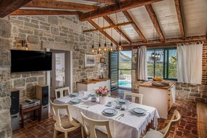 Villa (3 Bedroom Villa with Private Pool) | Dining room