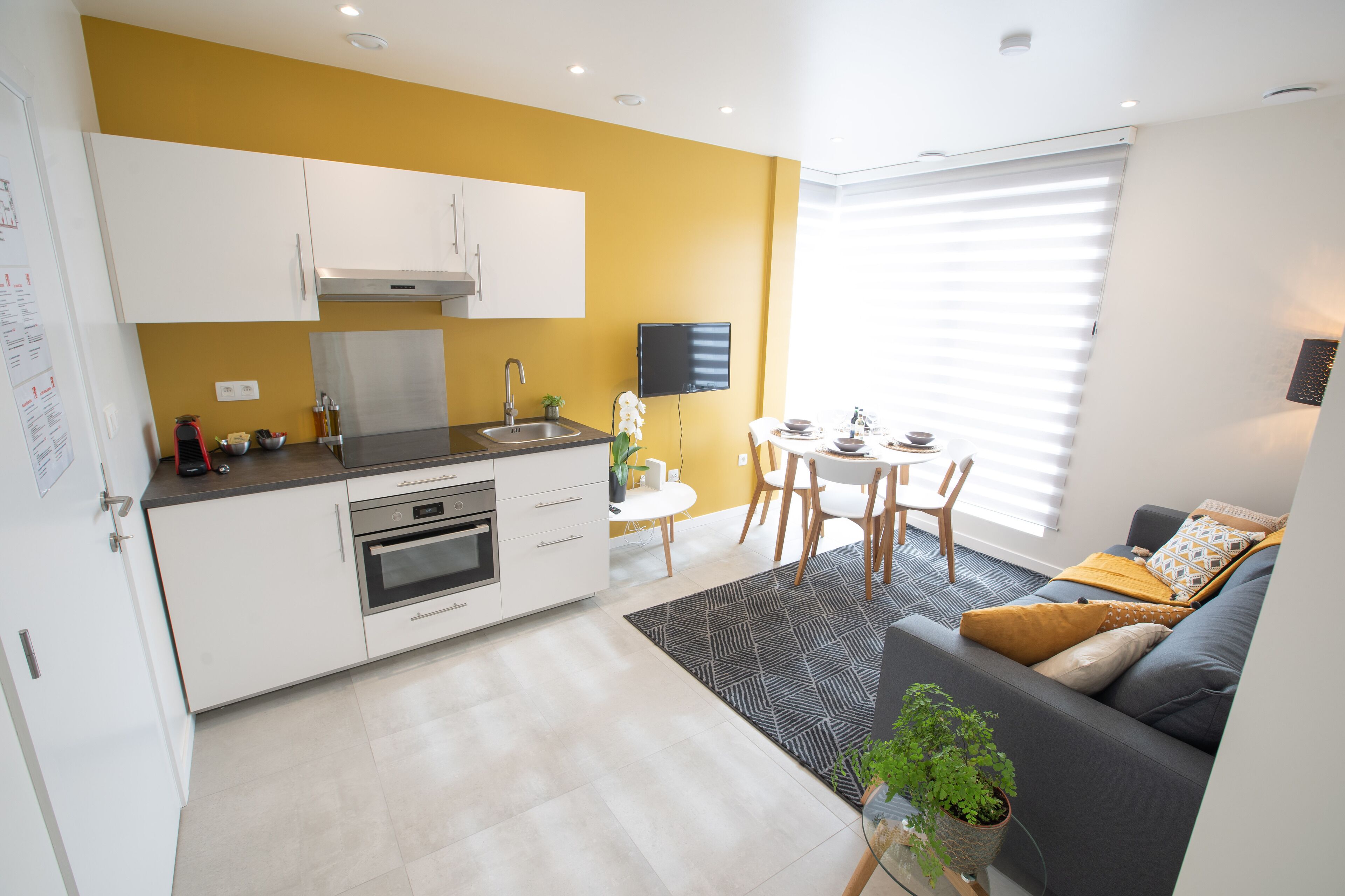 Apartment (Brussels South) | Private kitchen | Espresso maker, coffee/tea maker, fridge, microwave