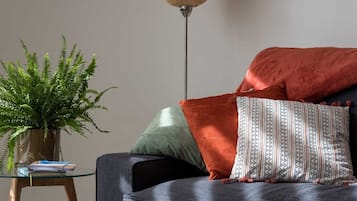 ์ํํธ (Brussels Center) | ๊ฐ์ค ๋ด ํธ์ ์์ค/์๋น์ค