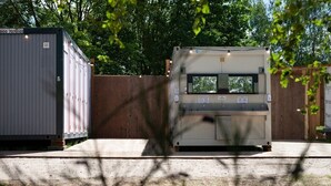 Shower, rainfall showerhead, towels - Camp Moeve - Glamping in der Lausitz (Drebkau)