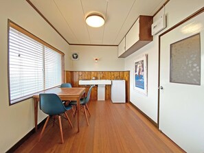 Leilighet, 1 soverom | Spiseområde på rommet