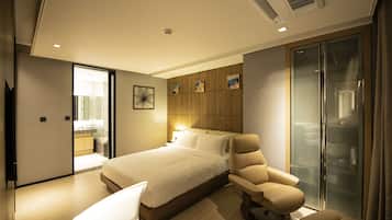1 bedroom, in-room safe, desk, laptop workspace