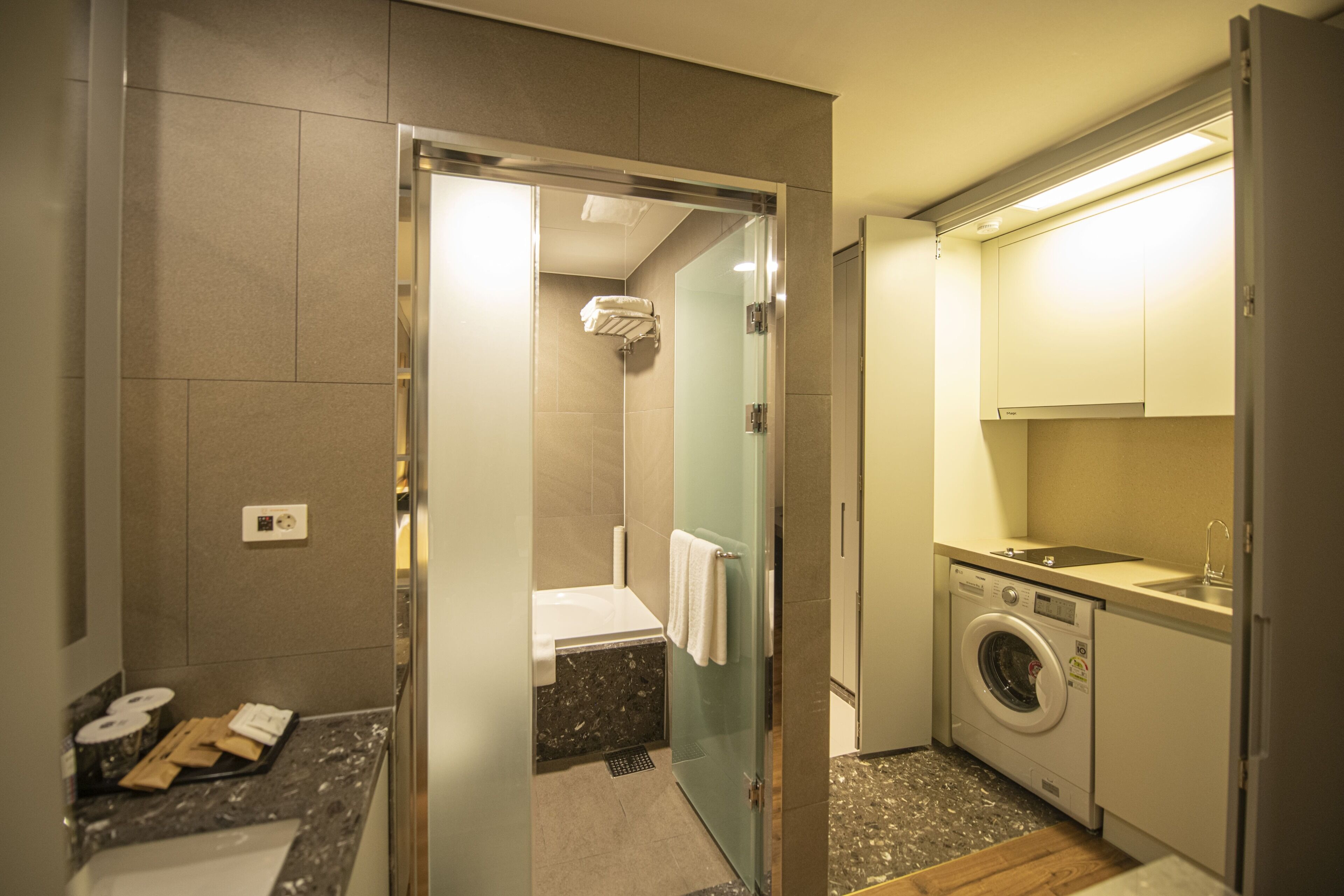 1 bedroom, in-room safe, desk, laptop workspace