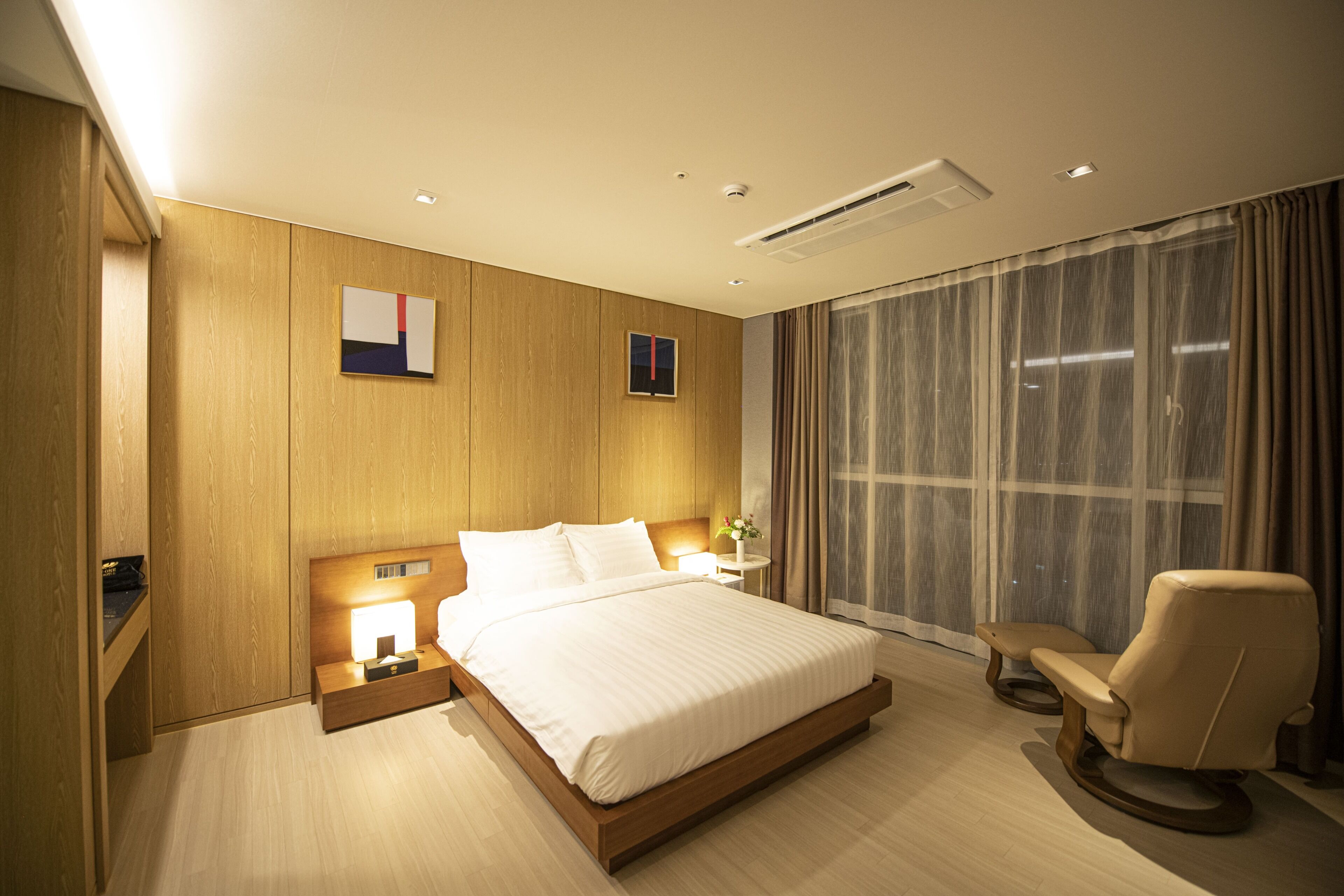 1 bedroom, in-room safe, desk, laptop workspace