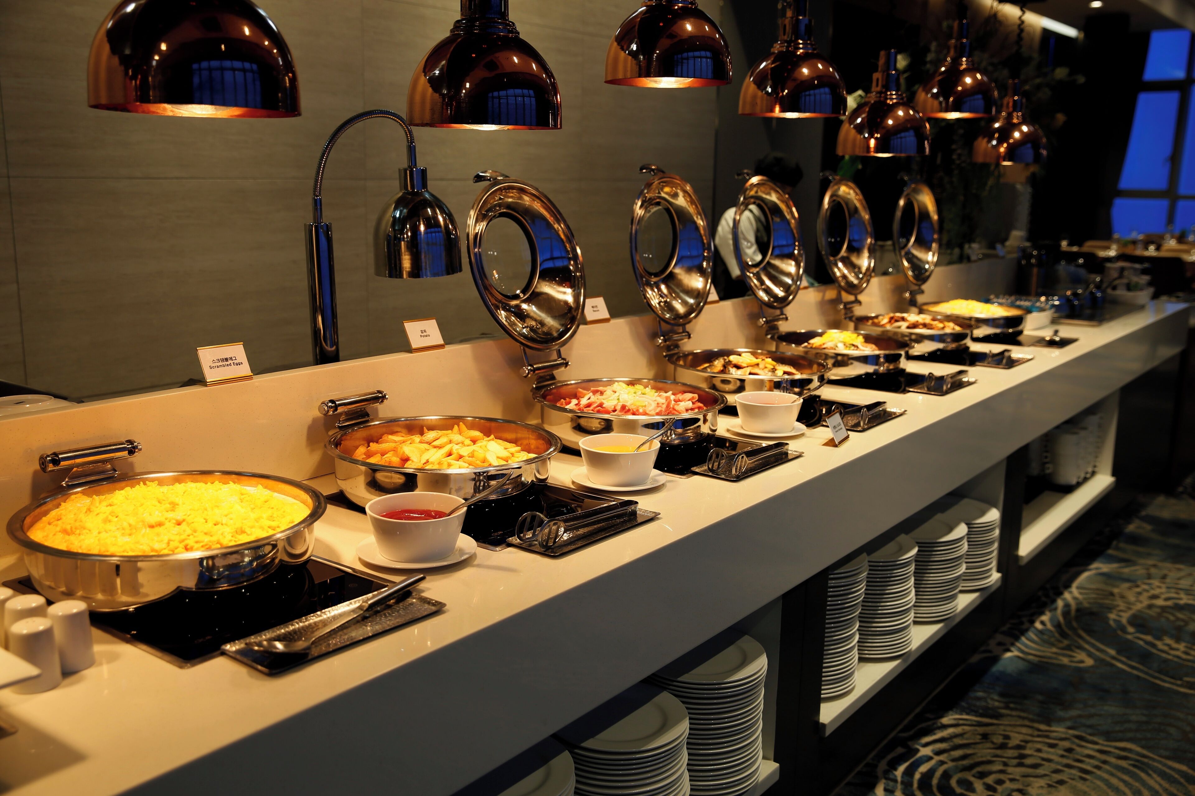 daily self-service breakfast (krw 18000 per person)