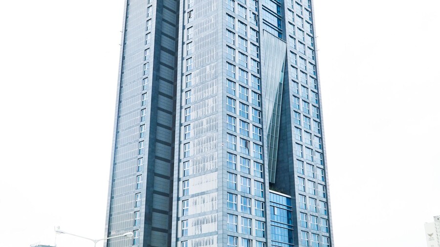 J-One Hotel