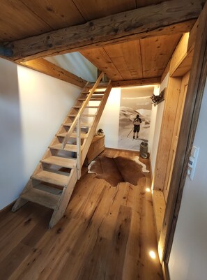 Interior - Vacation apartment in a farmhouse right on the edge of the Alps - near Neuschwanstein Castle (Halblech)