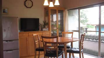 Japanese Room | In-room dining
