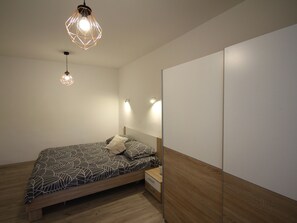 3 bedrooms, WiFi, bed sheets, wheelchair access