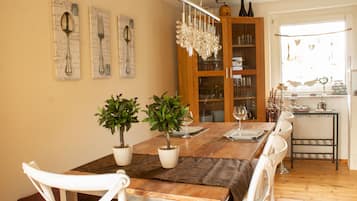 Maison | Restauration dans la chambre