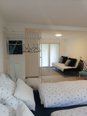 House | In-room safe, desk, bed sheets