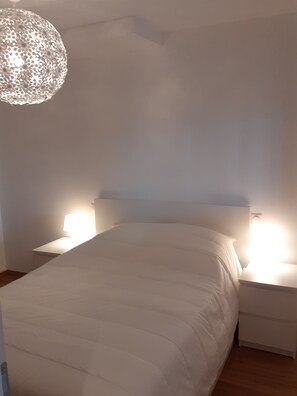 2 bedrooms, iron/ironing board, travel crib, free WiFi