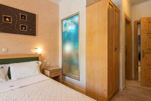 Standard-Doppelzimmer | 1 Schlafzimmer, schallisolierte Zimmer, Bügeleisen/Bügelbrett