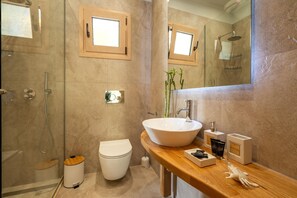 Superior Studio (for 3) | Bathroom | Hair dryer, slippers, towels - Villa Haroula (Parga)