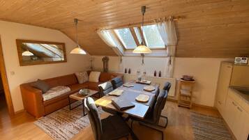 House | In-room dining