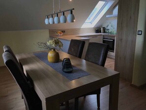 Condo | In-room dining - Ferienwohnung Anna (Moosbach)
