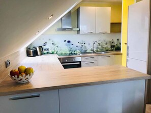 Condo | Private kitchen | Fridge, oven, stovetop, dishwasher - Ferienwohnung Anna (Moosbach)