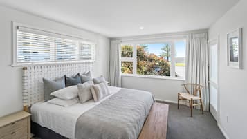 Superior House | Free WiFi, bed sheets