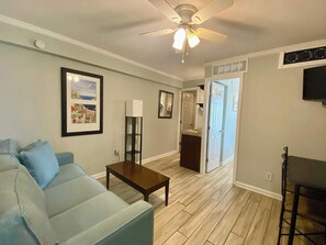 Uklassifisert bilde, 2 av 13, knapp