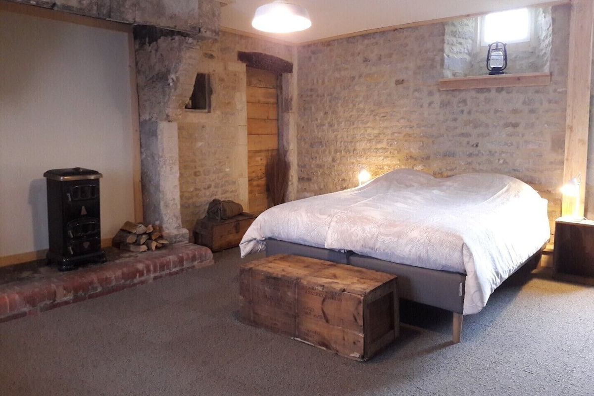 Exclusieve kamer, 1 twee- of 2 eenpersoonsbedden (Barrack 2) | Hypoallergeen beddengoed, geluiddichte muren, gratis wifi, beddengoed