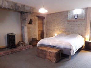 Exclusive Double or Twin Room (Barrack 2) | Hypo-allergenic bedding, soundproofing, free WiFi, bed sheets - Domaine Airborne (Carentan les Marais)