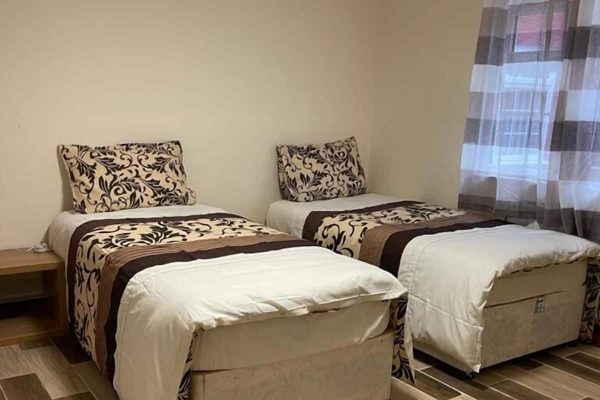 Free WiFi, bed sheets