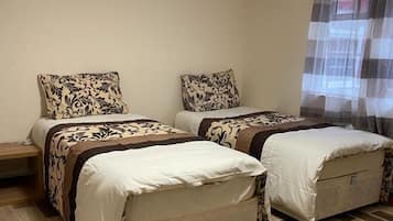 Basic Double Room | Free WiFi, bed sheets