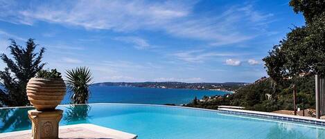 An infinity pool