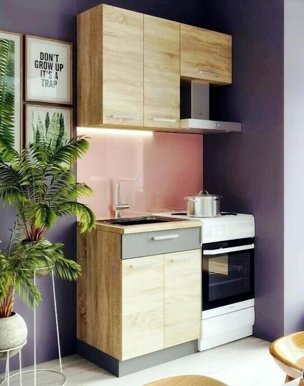 Lemari es, kompor, dan mesin pembuat kopi/teh