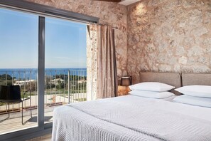 3 bedrooms, in-room safe, iron/ironing board, free WiFi