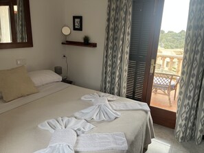 4 bedrooms, iron/ironing board, travel crib, WiFi - La Villa S'horabaixa (Portopetro)