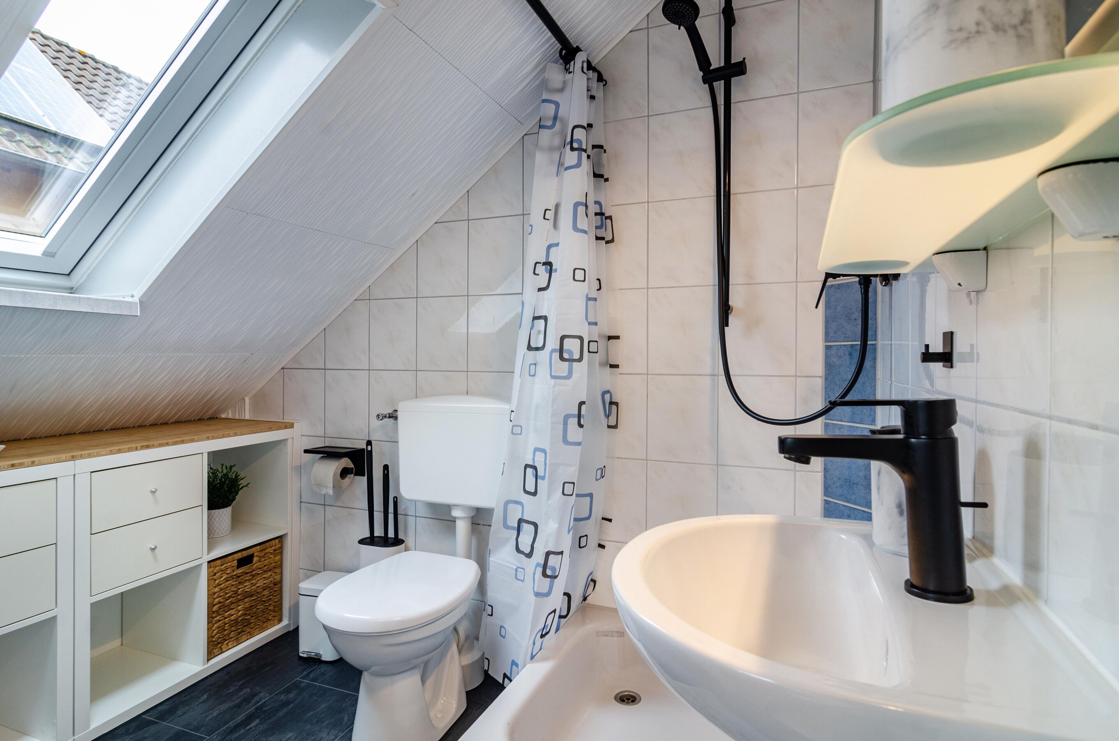Bruser, gratis toiletartikler, hårtørrer, håndklæder