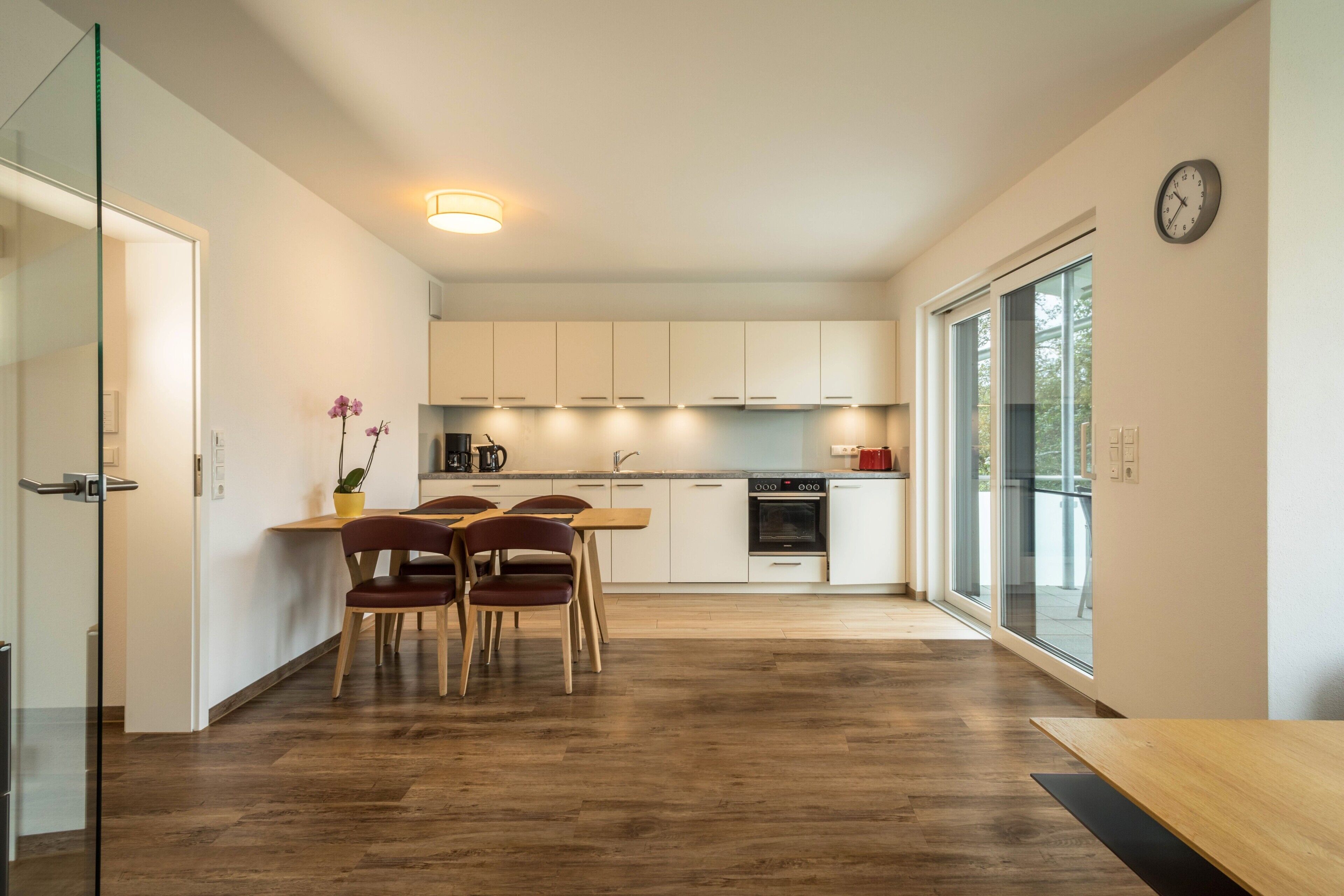 Kühlschrank, Ofen, Herdplatte, Geschirrspüler