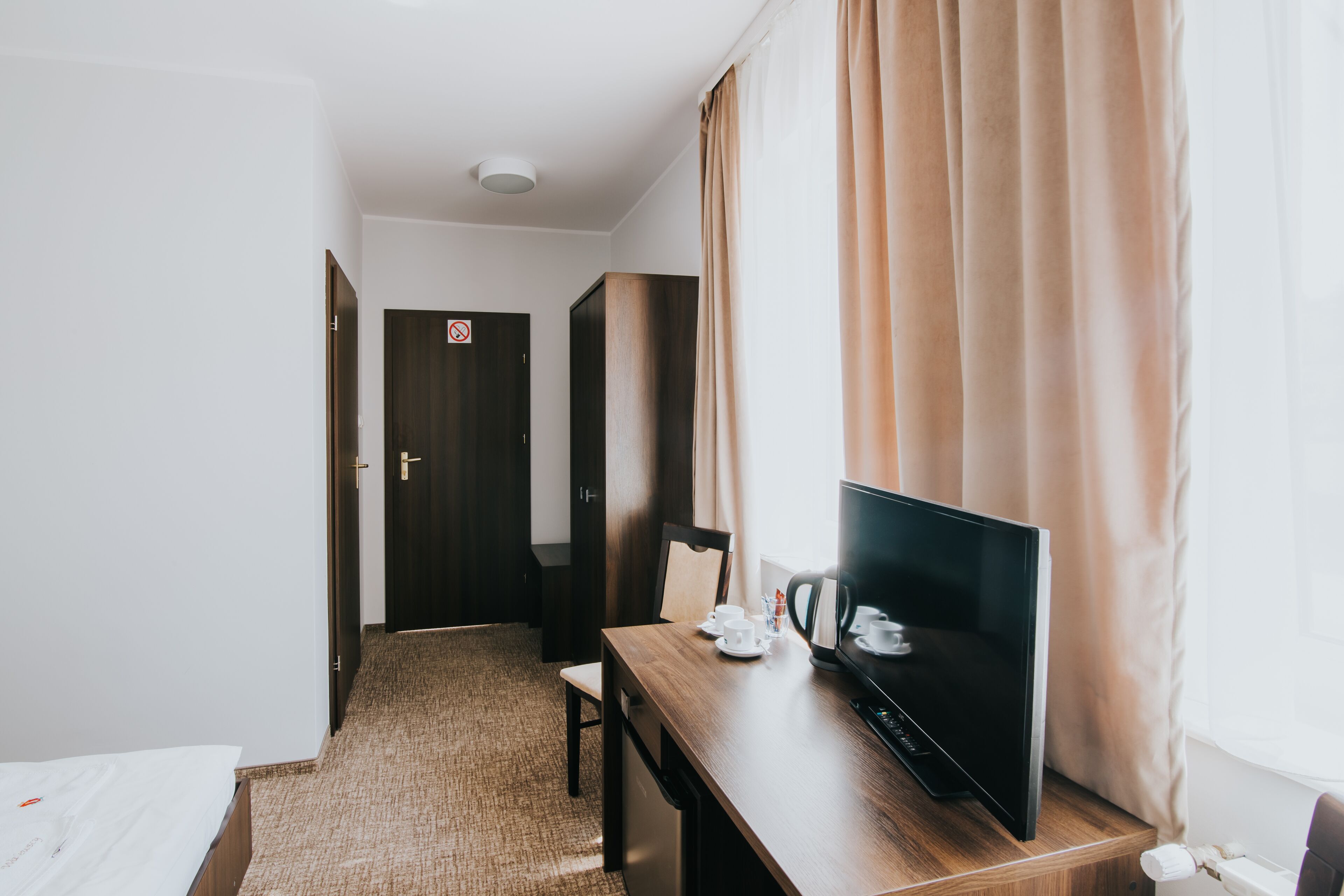 twin room | 1 bedroom, desk, iron/ironing board, free wifi