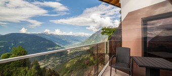 Apartment "Oberhochmuthof" with Beautiful View at the "Meraner Höhenweg"