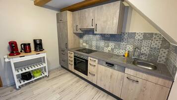 Kühlschrank, Ofen, Herdplatte, Geschirrspüler