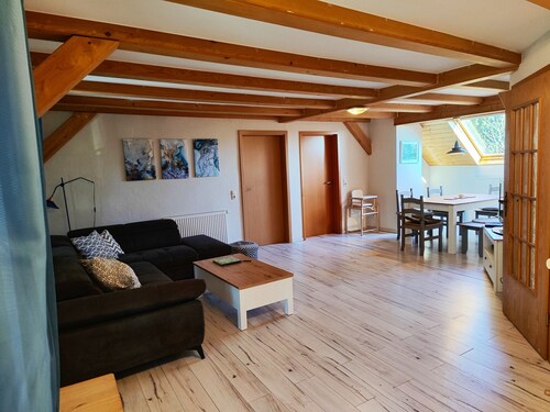 Ferienwohnung "Heuboden" auf dem Bauernhof mit Bergblick, WLAN & Garten