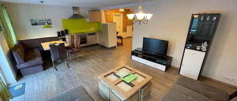 TV, DVD player, table tennis, stereo